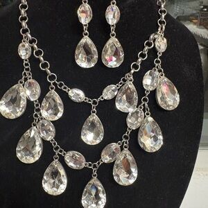 Crystal Teardrop Bib Necklace and Earrings Set - Clear/Silver